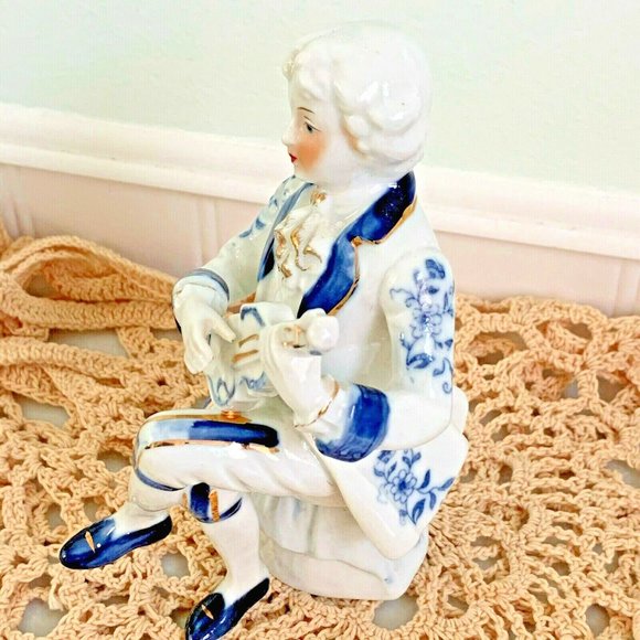 VTG Porcelain Figurine Blue White Man with Mandolin - Picture 5 of 9